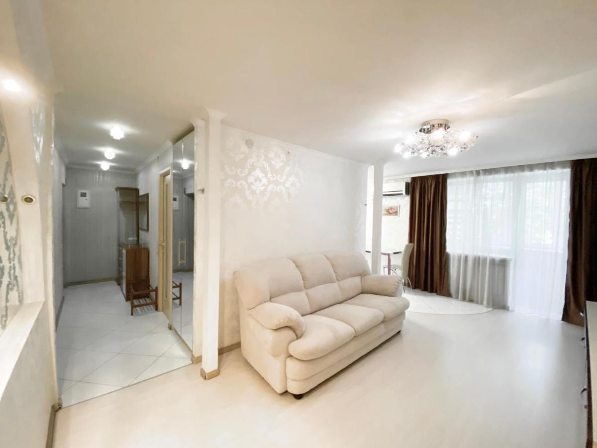 Beautiful 1-Bedroom Near Most City Center Dnipro Exterior foto