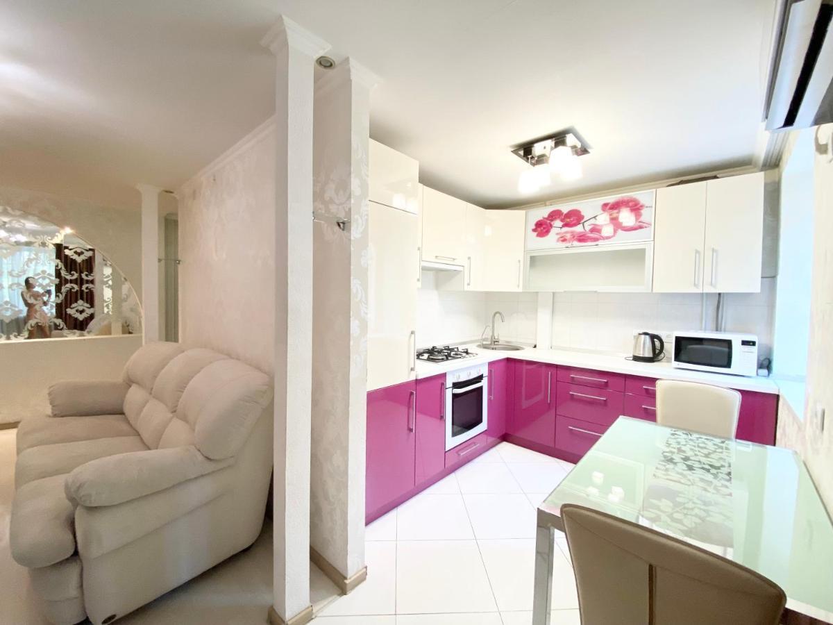 Beautiful 1-Bedroom Near Most City Center Dnipro Exterior foto