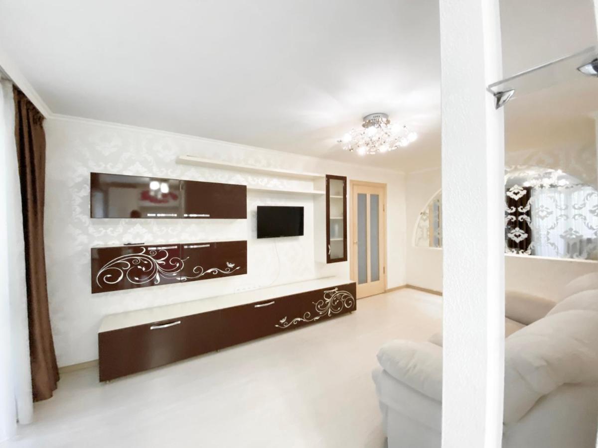 Beautiful 1-Bedroom Near Most City Center Dnipro Exterior foto