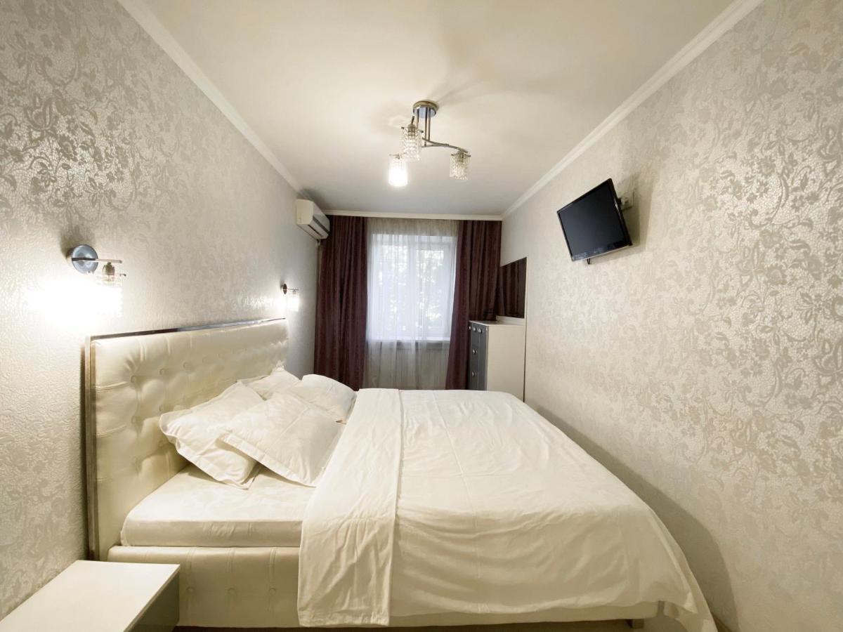 Beautiful 1-Bedroom Near Most City Center Dnipro Exterior foto